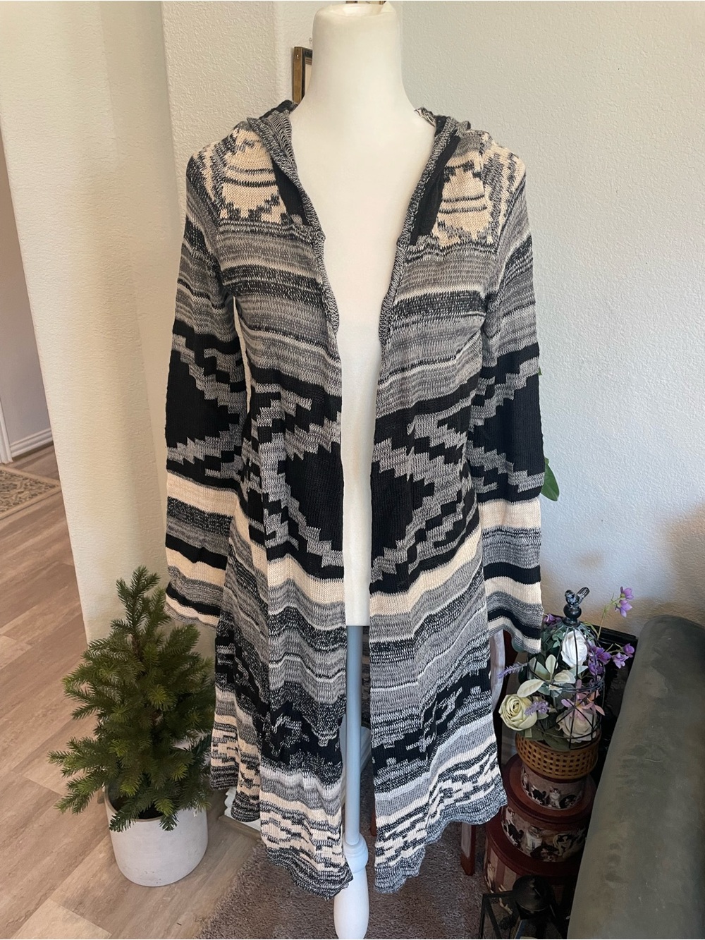 Mudd Women’s Black & Gray Hooded Open Front Cardigan Coat southwestern style NWT